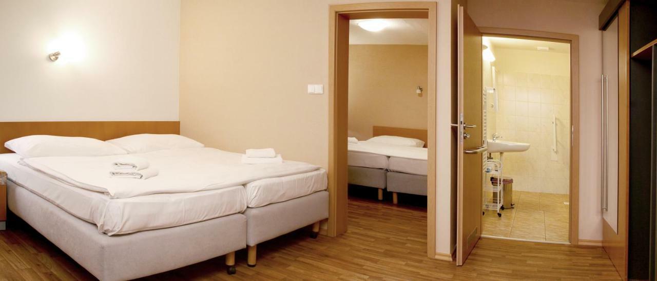 Hotel Sedlecky Dvur Sedlec  Esterno foto