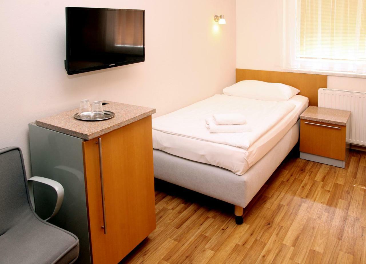 Hotel Sedlecky Dvur Sedlec  Esterno foto